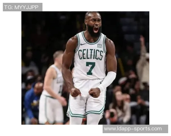 明天绿军客场挑战活塞杰伦布朗出战存疑怀特有望回归助阵 明天绿军客场挑战活塞杰伦布朗出战存疑怀特有望回归助阵