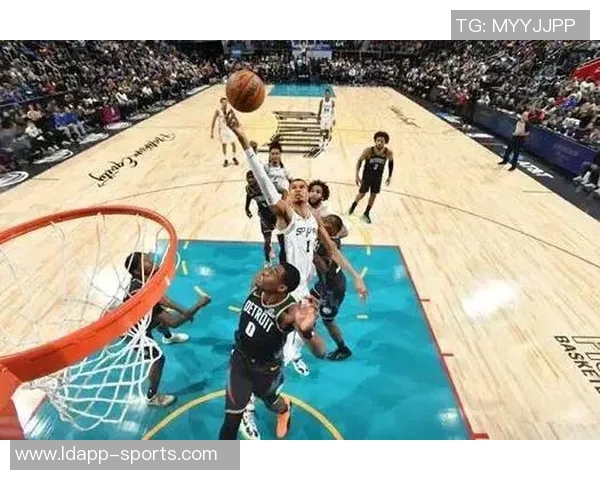 马刺进攻乏力核心战术模糊全队表现松懈难以取胜 马刺进攻乏力核心战术模糊全队表现松懈难以取胜